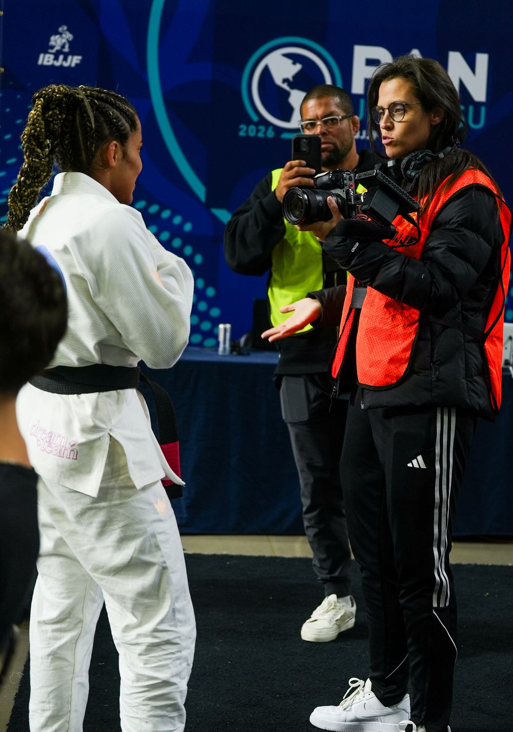 Equipe de mídia da The Mat Nation cobrindo um campeonato